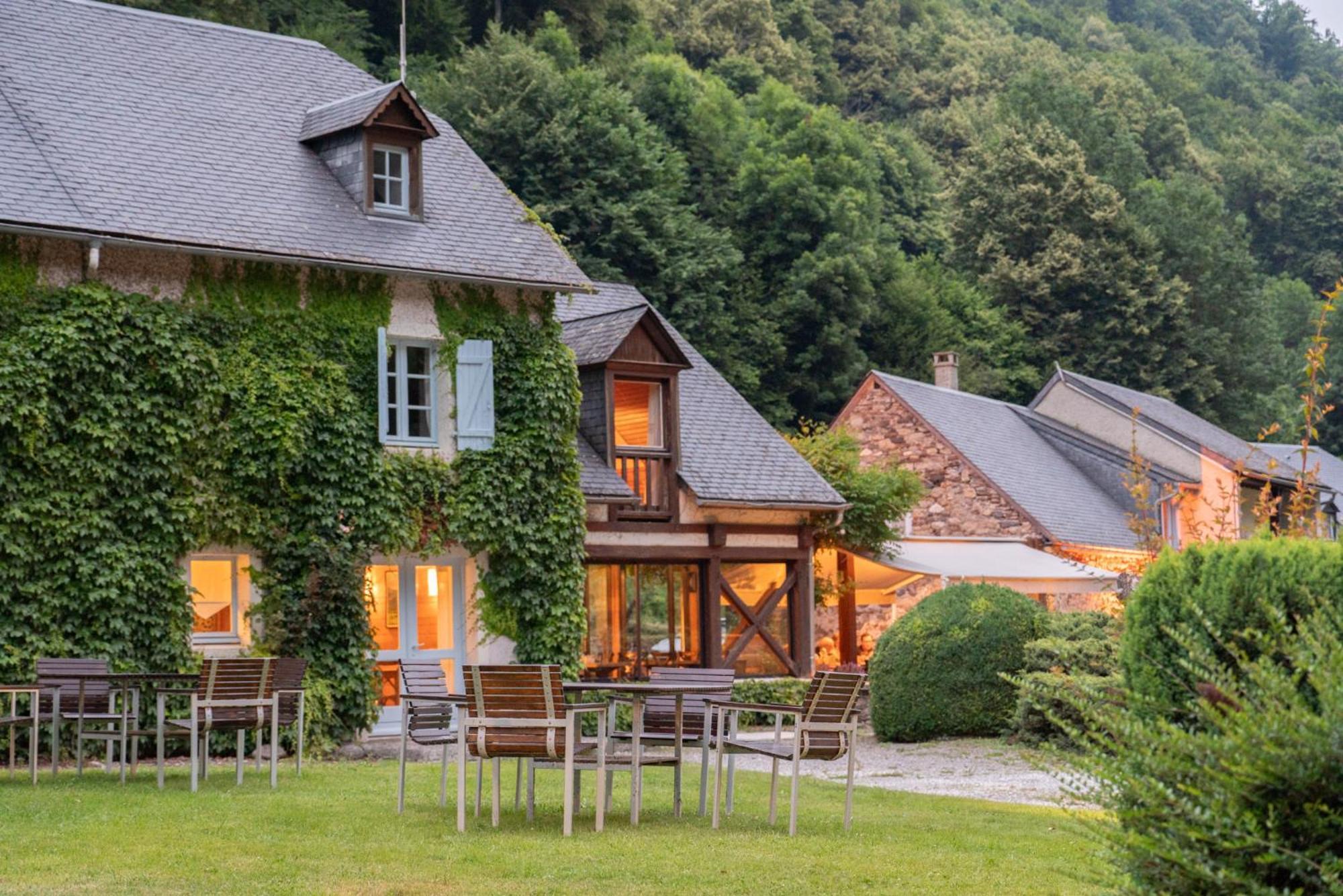 Domaine De Ramonjuan Hotell Bagnères-de-Bigorre Exteriör bild