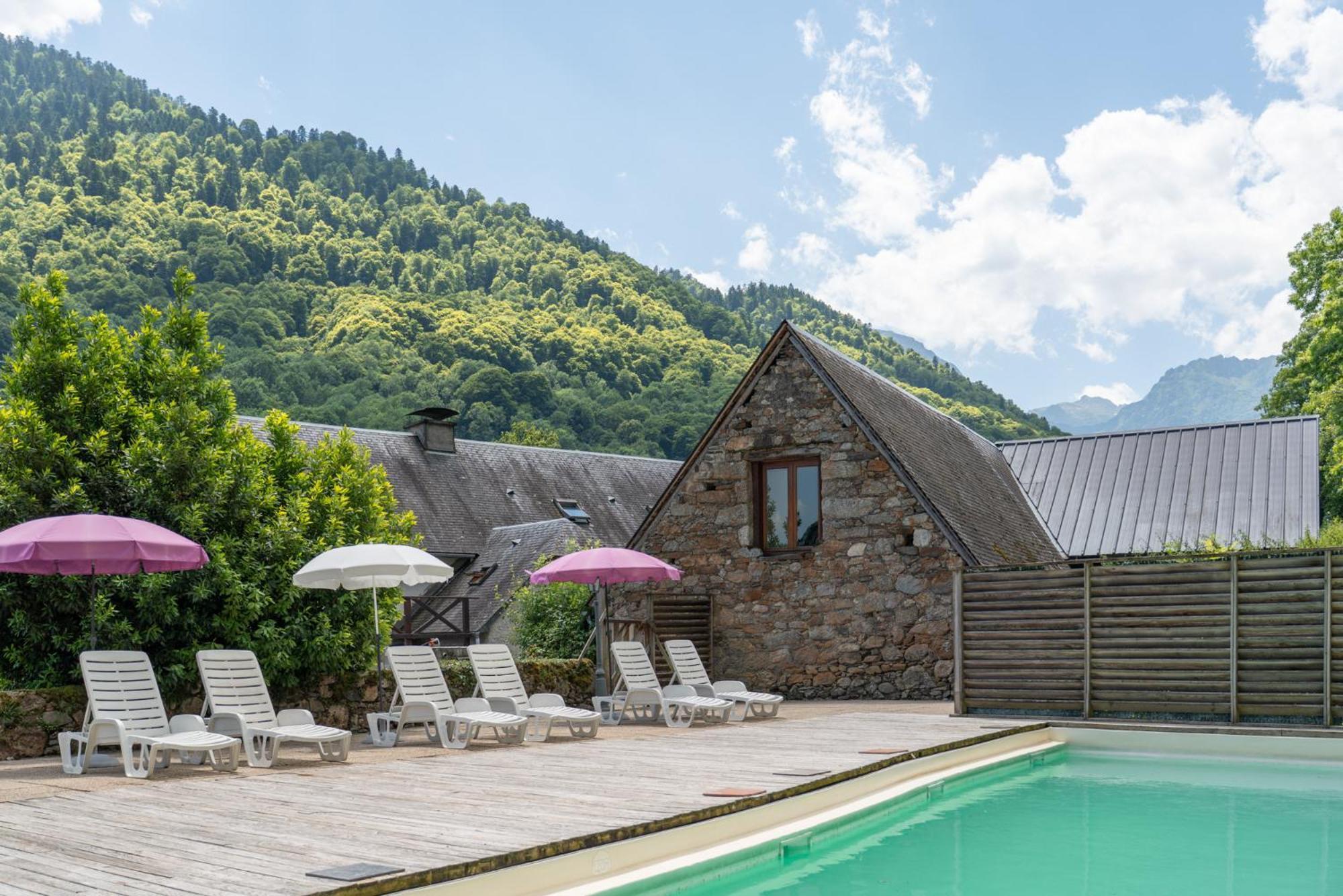 Domaine De Ramonjuan Hotell Bagnères-de-Bigorre Exteriör bild